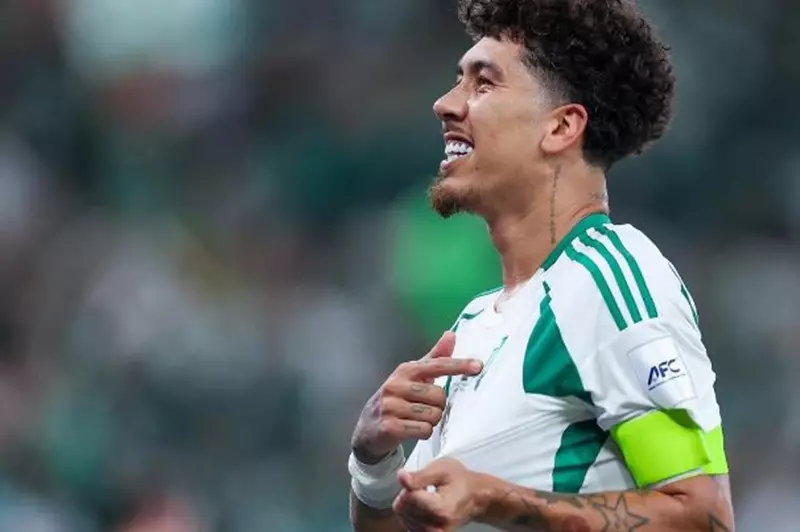 روبيرتو فيرمينو مهاجم أهلي جدة